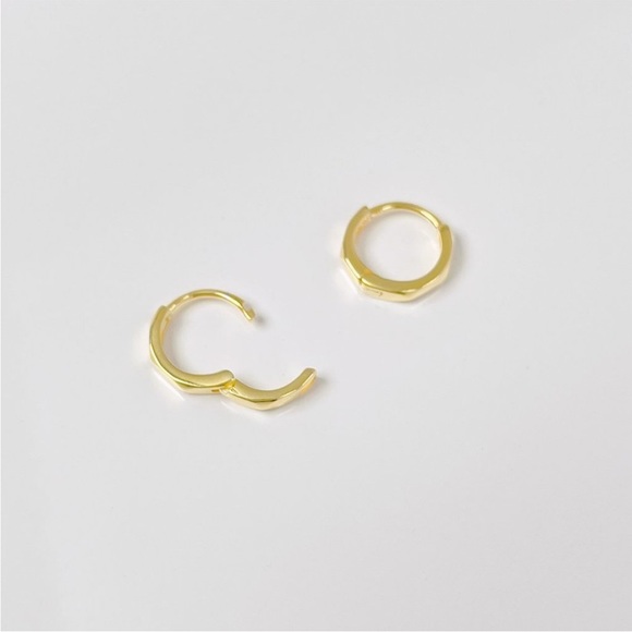 Geometry 18K Gold Layered Silver Huggie Hoop Earrings S925 - Picture 6 of 9